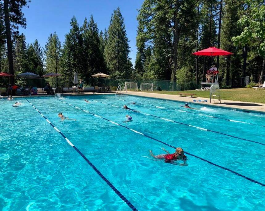 فيلا Sweet Retreat: Theater, Pool/Ping-Pong, Quiet! Camp Connell المظهر الخارجي الصورة